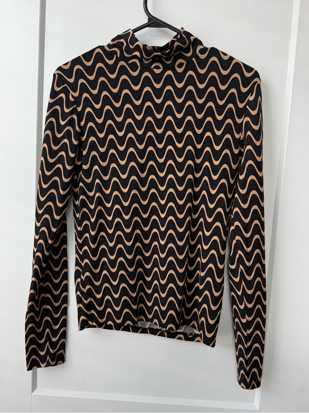 Wave Print Mock Neck Long Sleeve Top Women’s XL Fits Like L